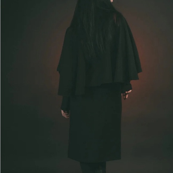 Lively Ghosts Nevermore Caped Coat - Picture 3 of 6